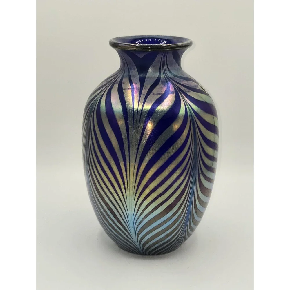 Fenton Art Glass Connoisseur Collection 2002 
